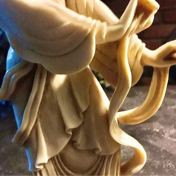 ASIAN LADY STATUE MADE IN ITALY COMPOSITION SIGNED BY ARTIST AND RESEMBLES IVORY - Picture 3 of 12